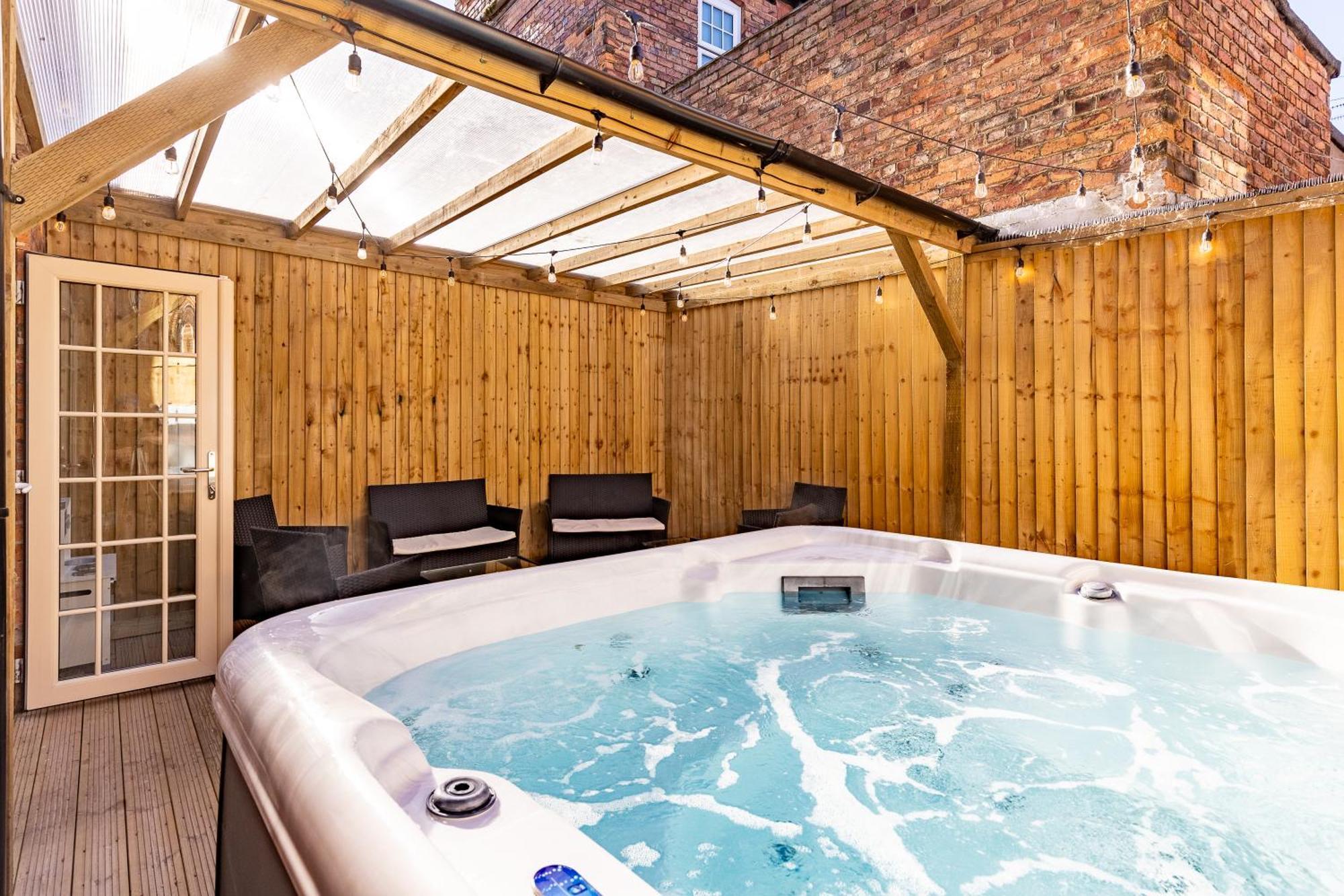 Emerald Park - Hot Tub & Games Room! Scarborough Exterior photo